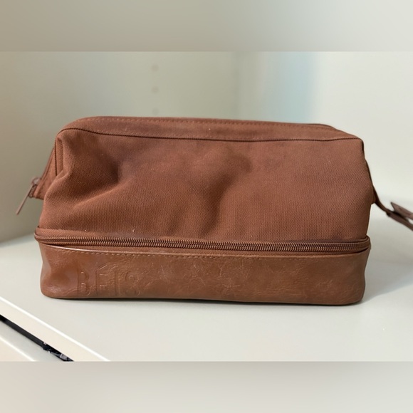 BEIS Handbags - BEIS Dopp Kit in Maple
